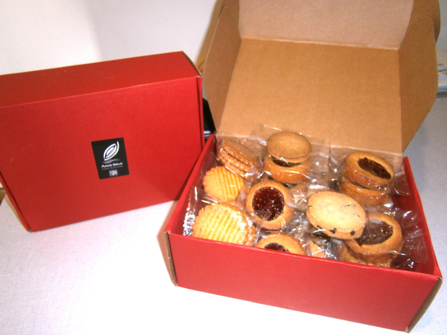 Boite de biscuits assortis